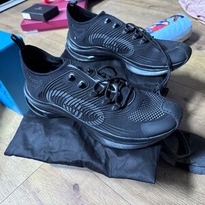 Gucci Black Men's ‘Run’ Sneakers NEW